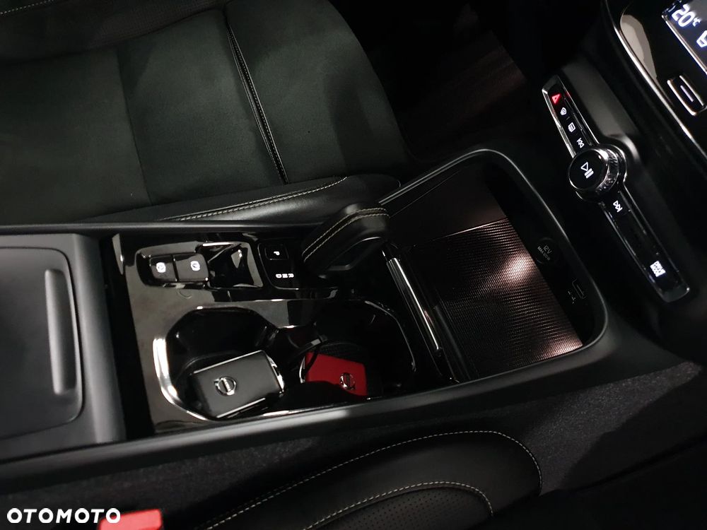 Volvo XC 40 D3 AWD R-Design - 17