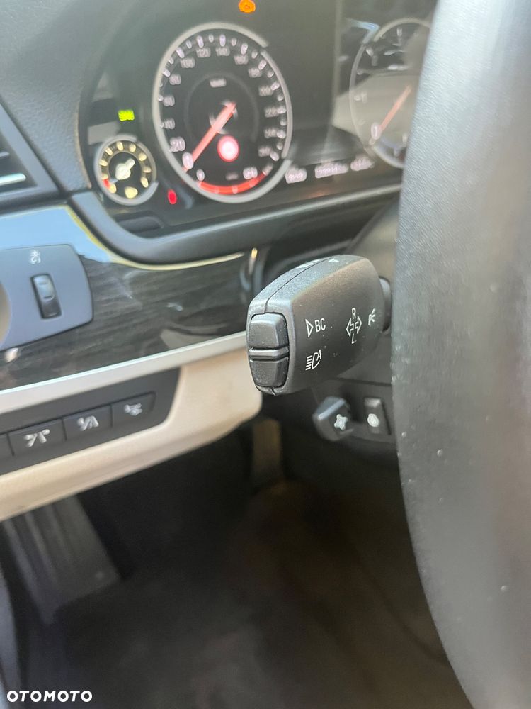 BMW Seria 5 530d Sport-Aut - 13