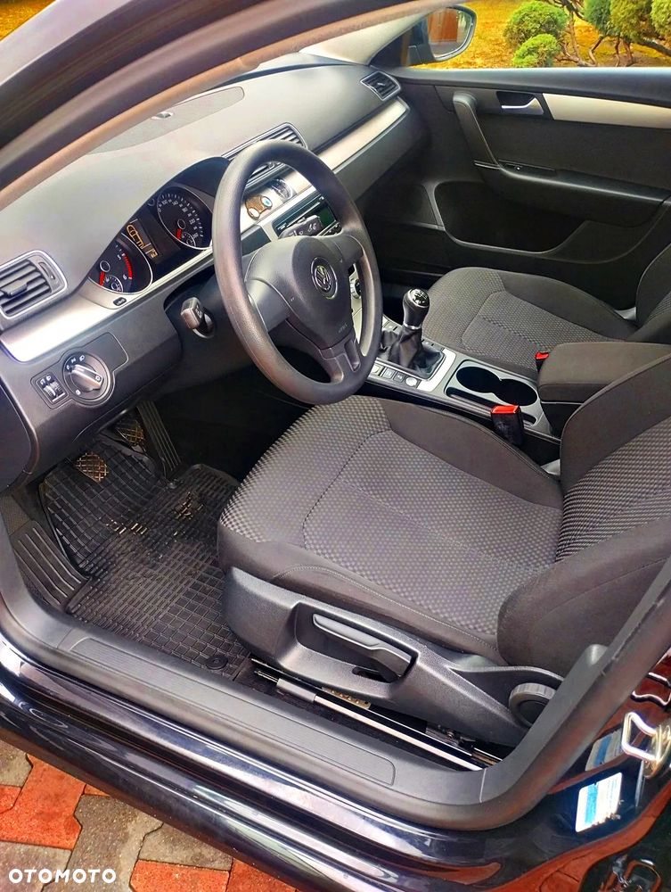 Volkswagen Passat - 8