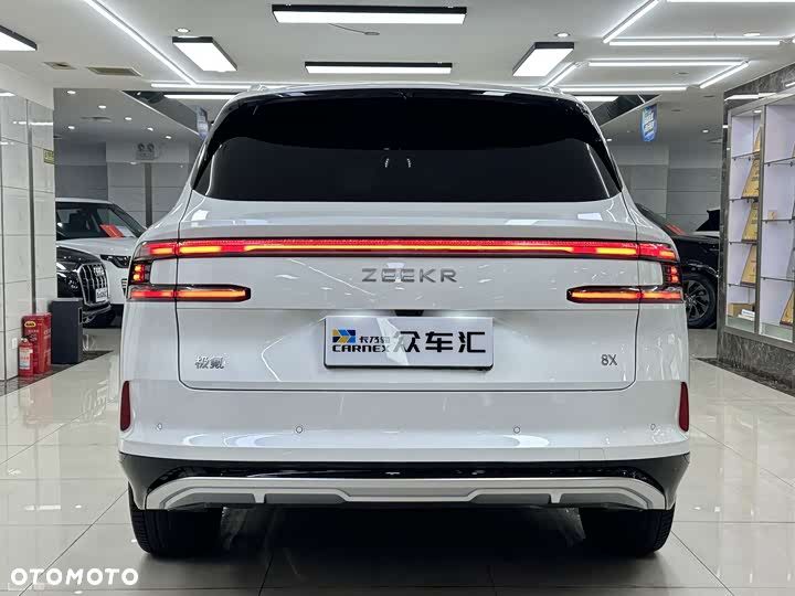 ZEEKR 8X - 4