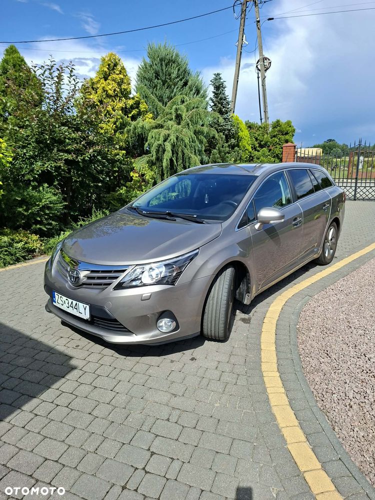 Toyota Avensis 1.8 Prestige - 1