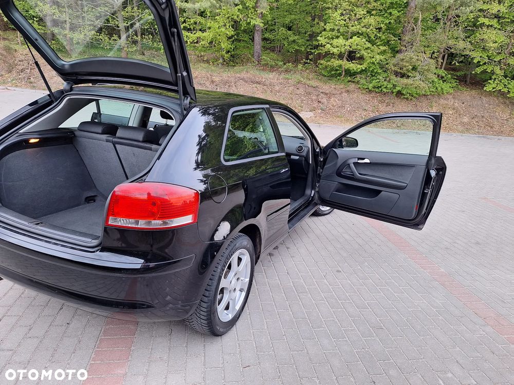 Audi A3 3-drzwiowe 1.6 Ambiente - 12