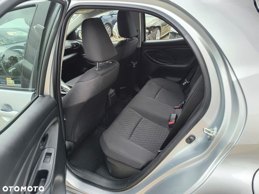 Toyota Yaris - 10