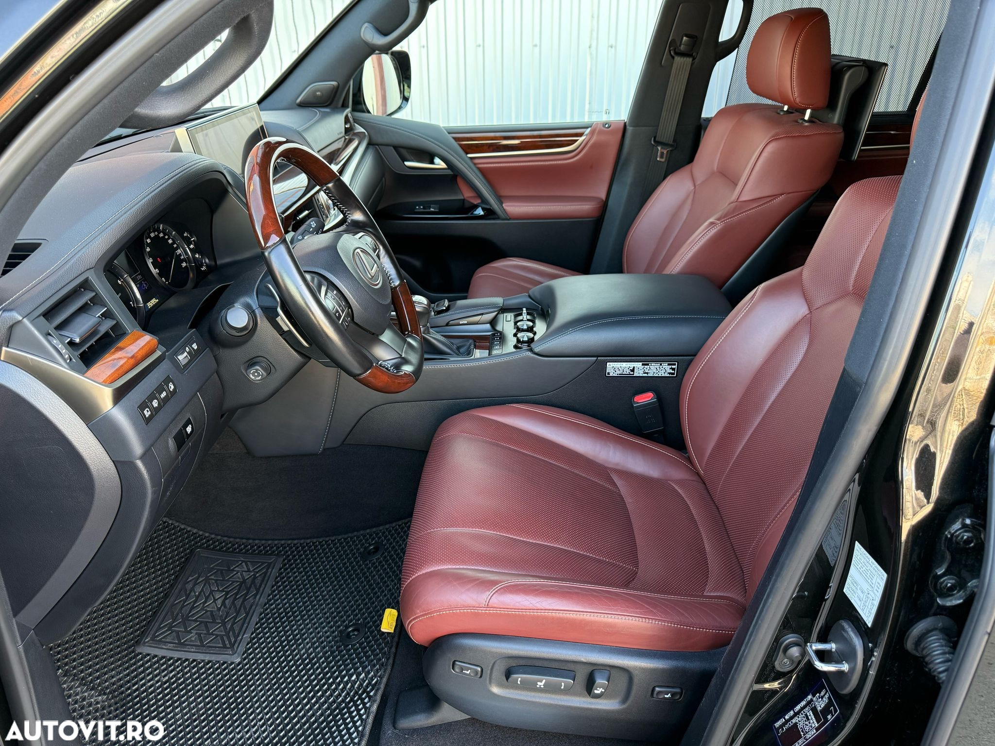 Lexus Seria LX - 10