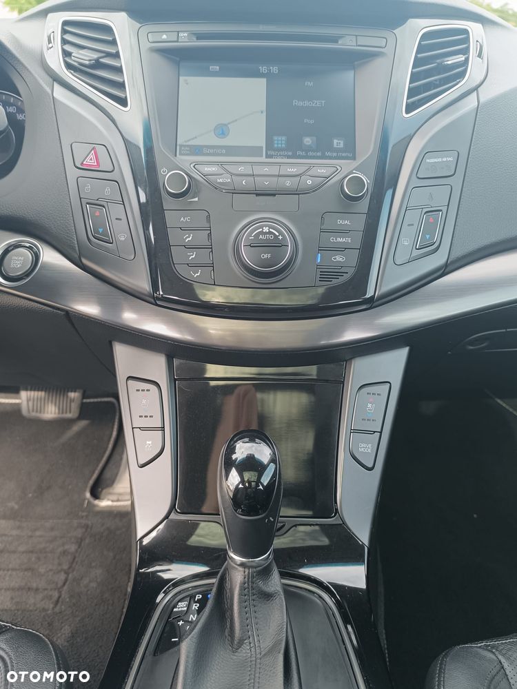 Hyundai i40 Kombi 1.7 CRDi DCT Premium - 13