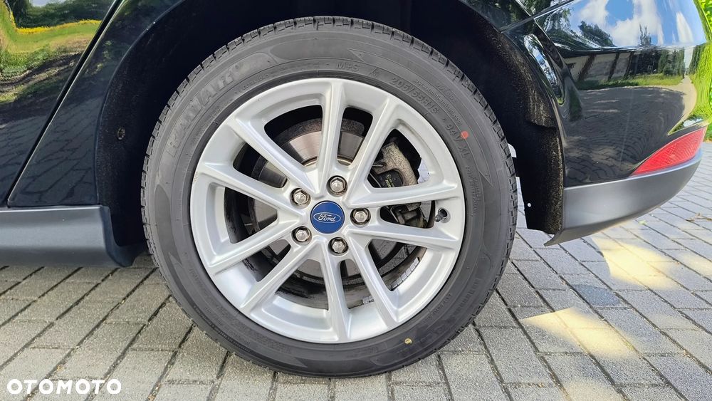 Ford Focus 1.0 EcoBoost Gold X (Trend) - 31