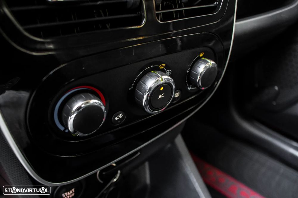 Renault Clio Sport Tourer 1.5 dCi Limited - 22