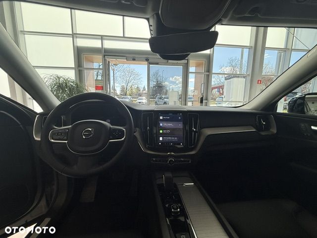 Volvo XC 60 B5 B AWD Plus Dark - 17