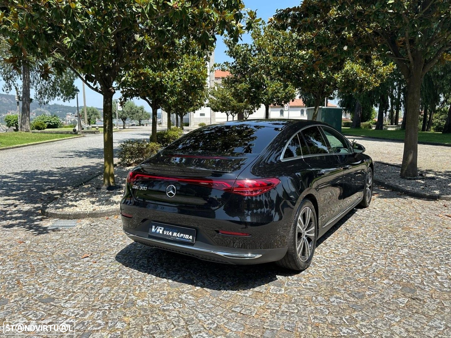 Mercedes-Benz EQE 300 Edition Electric Art - 22