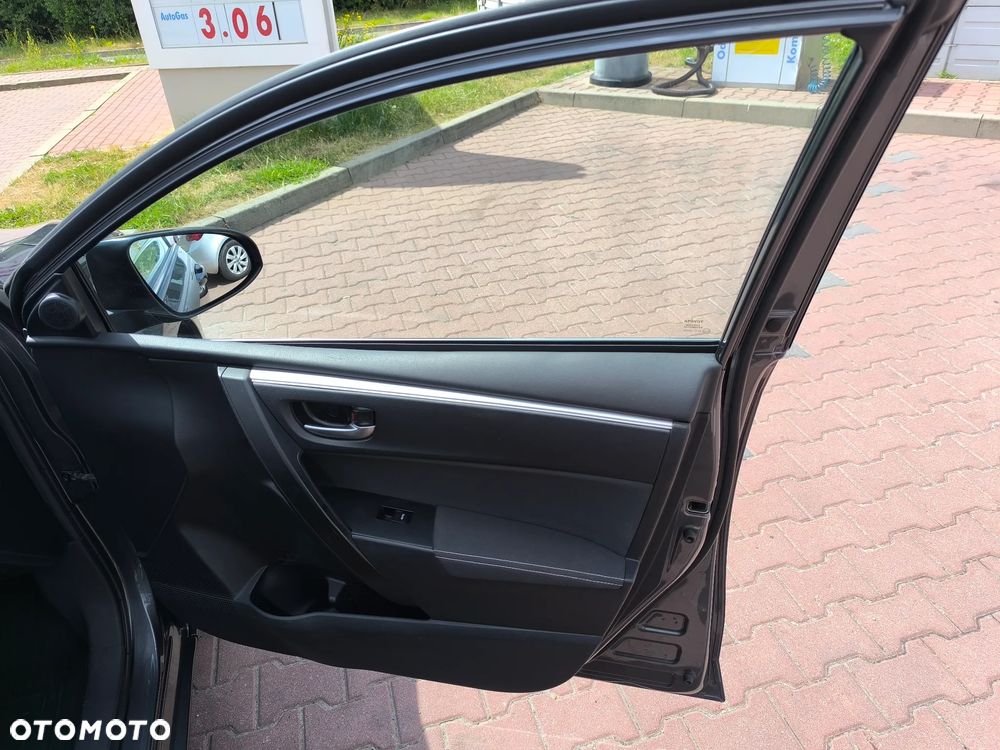 Toyota Corolla 1.6 Comfort - 14