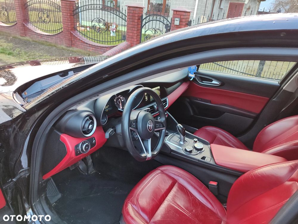 Alfa Romeo Giulia 2.0 Turbo Veloce Q4 - 11