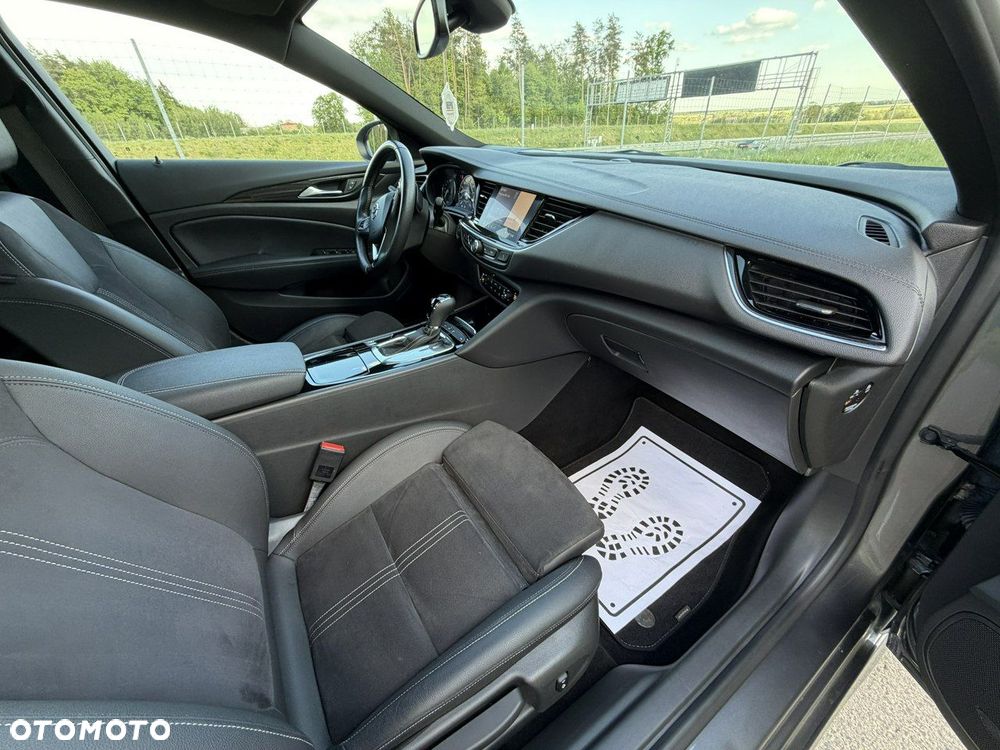 Opel Insignia - 10