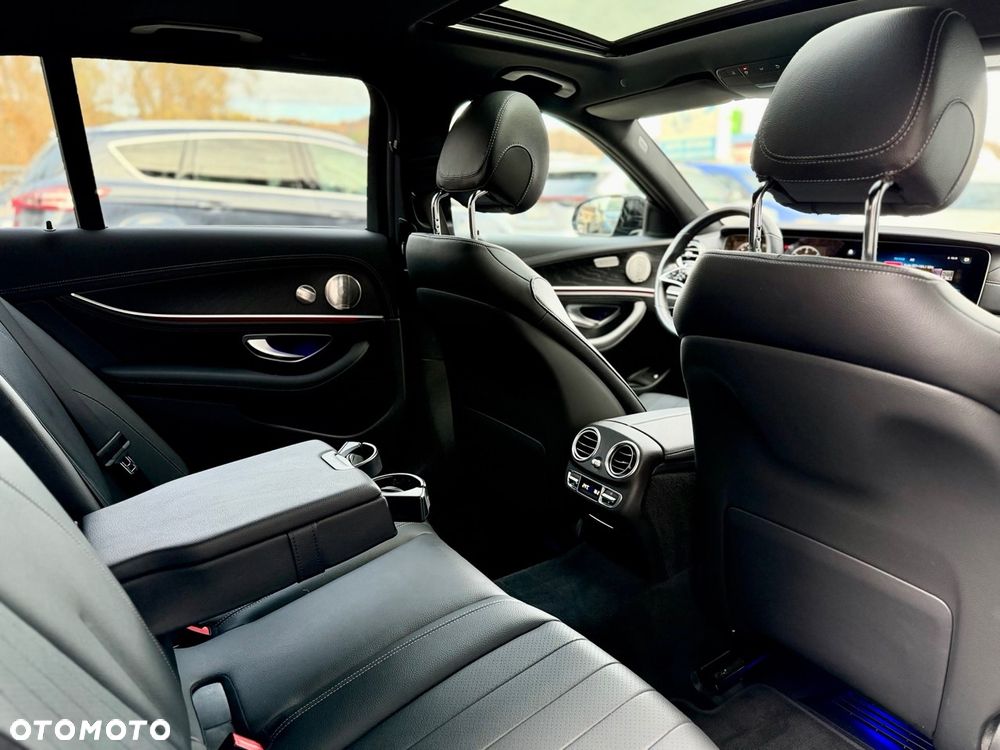Mercedes-Benz Klasa E 220 d 4Matic 9G-TRONIC Exclusive - 30