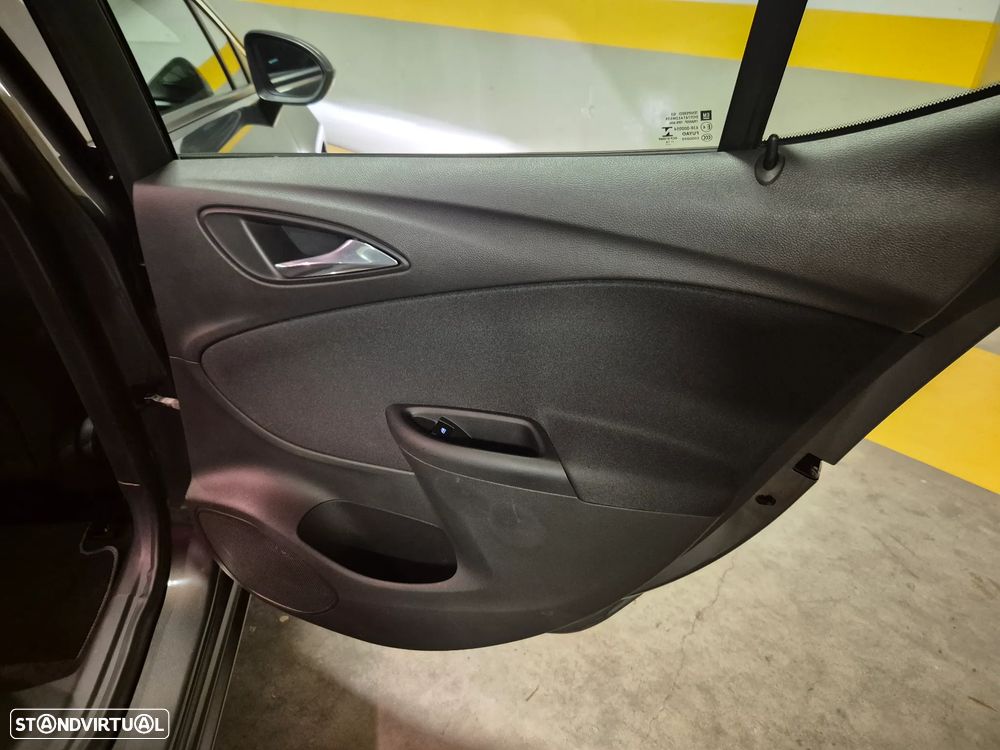 Opel Astra 1.6 CDTI Dynamic Sport S/S - 37