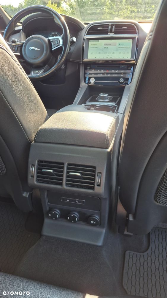 Jaguar F-Pace 3.0 TDV6 AWD R-Sport - 18