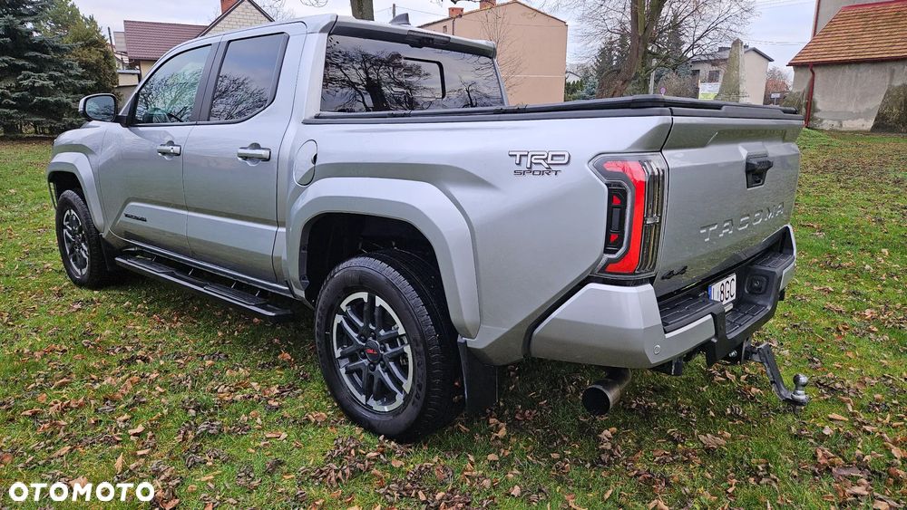 Toyota Tacoma - 4