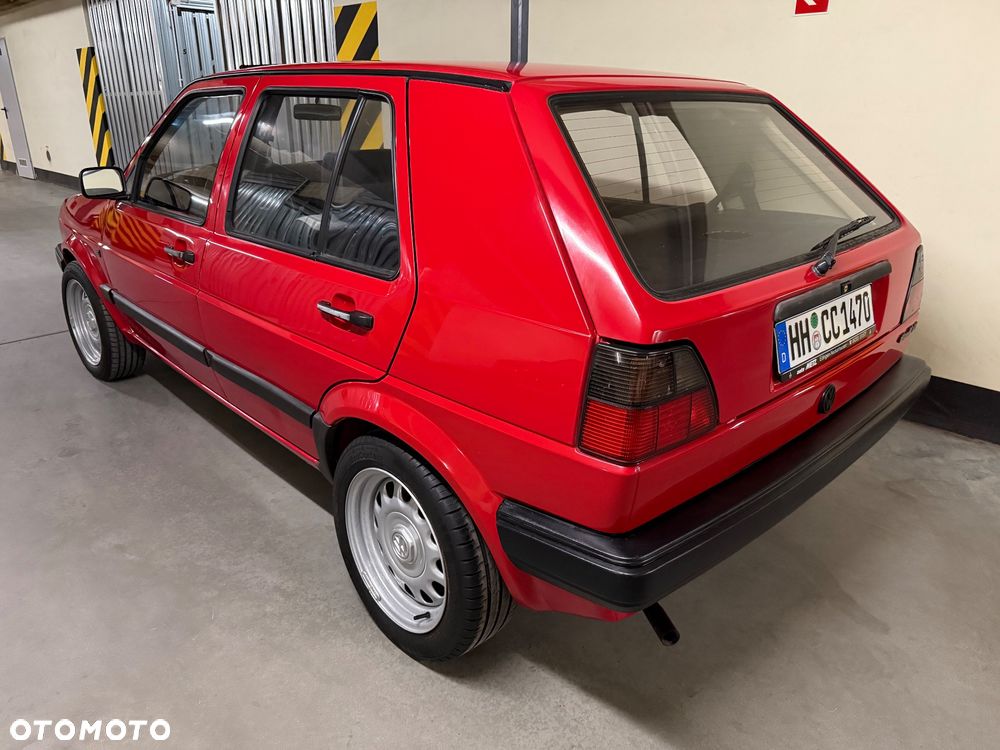 Volkswagen Golf - 26