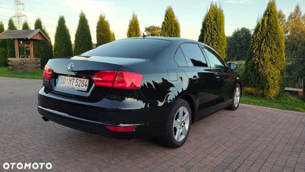 Volkswagen Jetta 1.2 TSI Life - 11