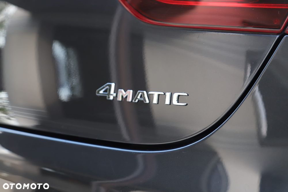 Mercedes-Benz GLC 200 4Matic 9G-TRONIC AMG Line Plus - 23