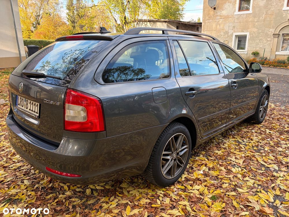 Skoda Octavia 2011 photo 4
