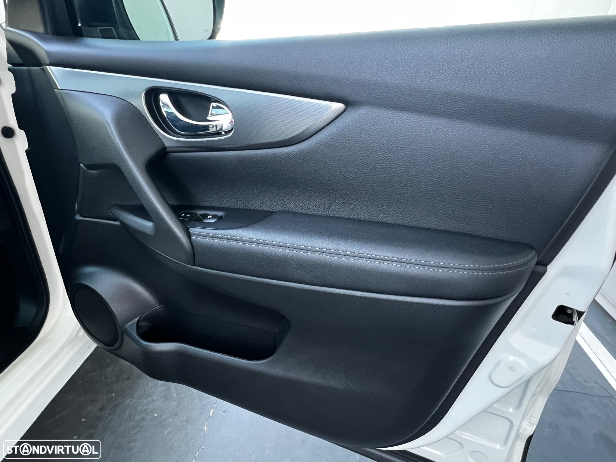 Nissan Qashqai 1.5 dCi N-Connecta J18+Led - 15