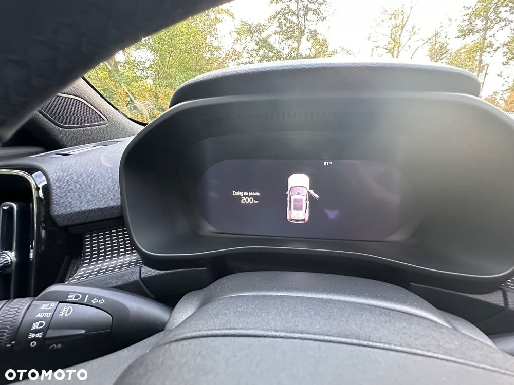 Volvo XC 40 B3 Ultimate Dark - 29