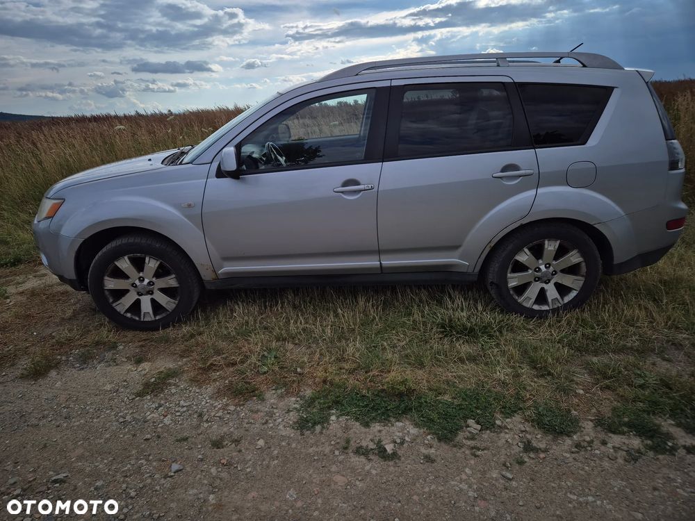 Mitsubishi Outlander 2.0 DID Instyle - 2