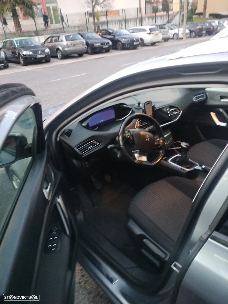 Peugeot 308 SW BlueHDi 100 Stop & Start Active - 4