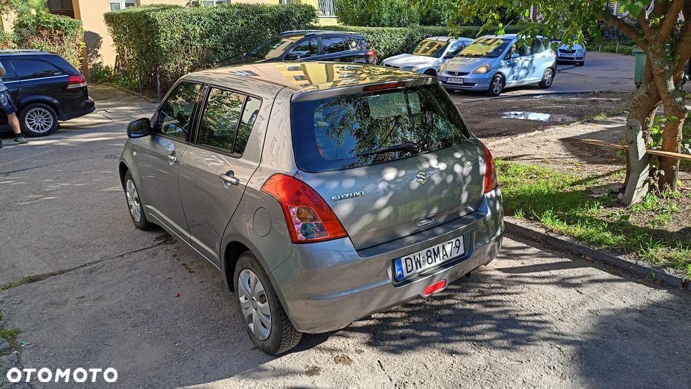 Suzuki Swift 1.3 DDiS GLX / Comfort - 4