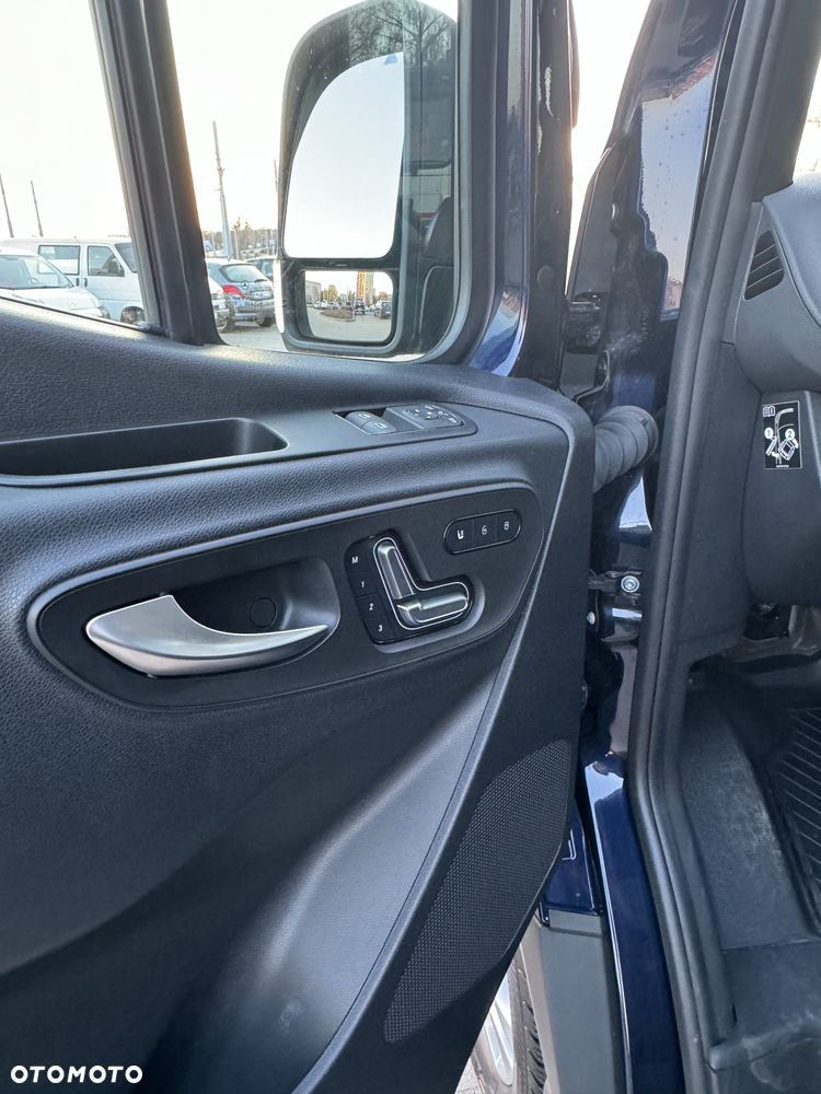 Mercedes-Benz Sprinter - 14