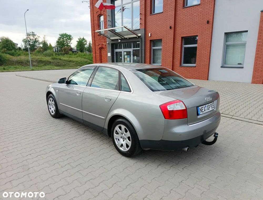 Audi A4 Limousine - 5