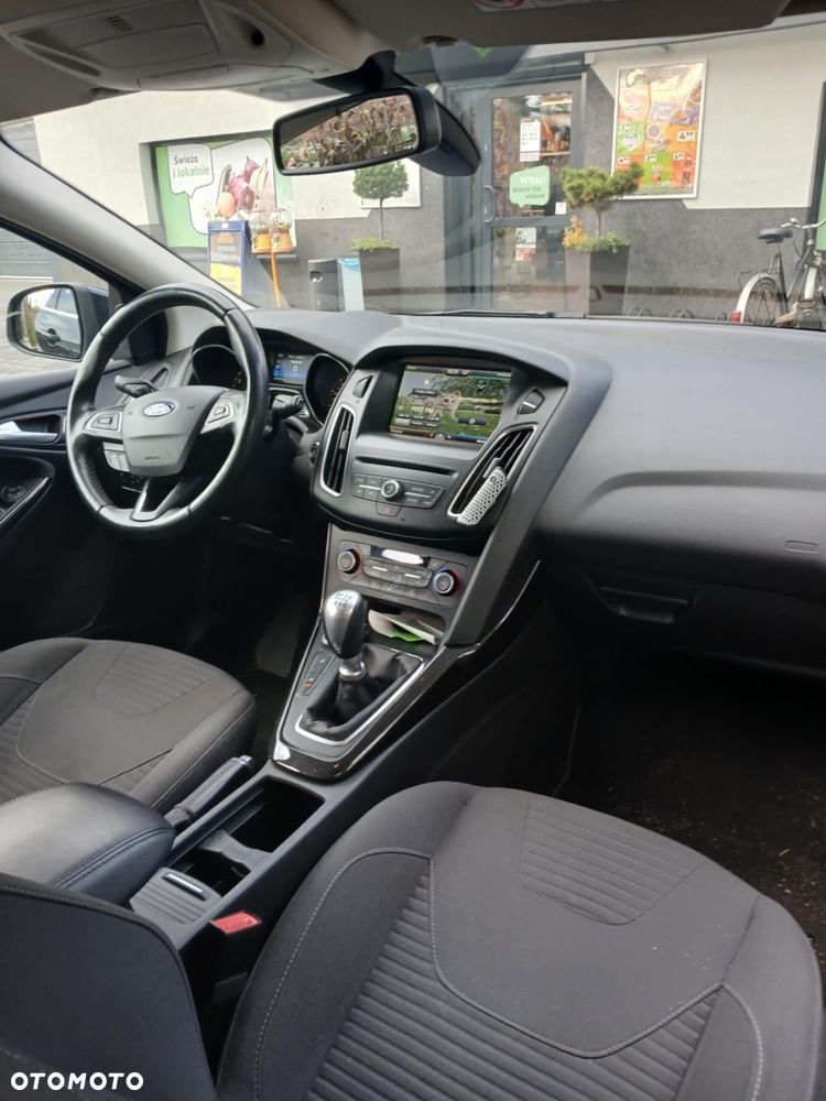 Ford Focus 1.5 EcoBoost Titanium ASS - 9