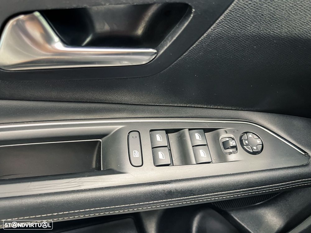 Peugeot 3008 1.2 PureTech Allure - 20