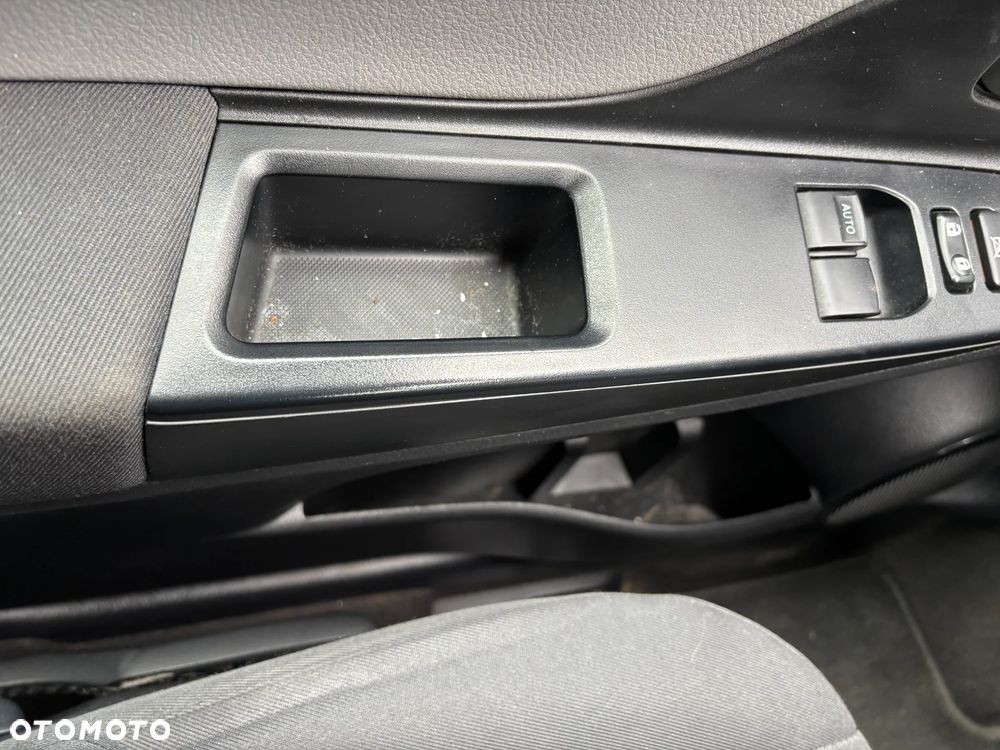 Toyota Yaris 1.0 Premium - 12
