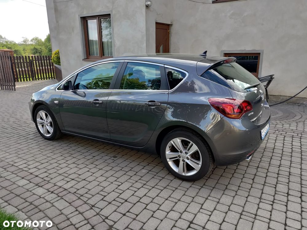 Opel Astra 2.0 CDTI Cosmo - 7