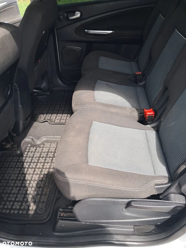 Ford Galaxy 2.0 TDCi Ghia - 15