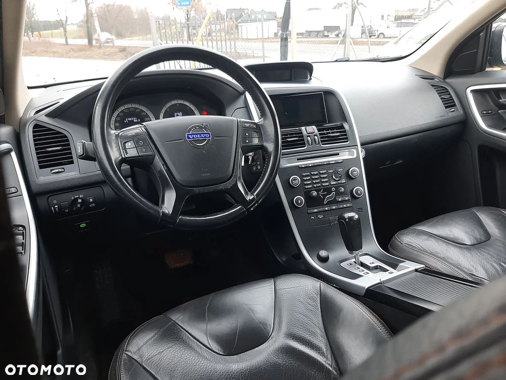 Volvo XC 60 D5 AWD Momentum - 17