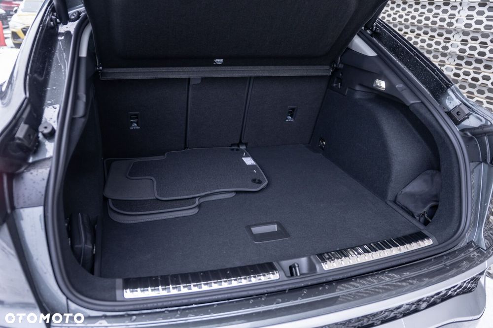Audi Q3 Sportback - 9