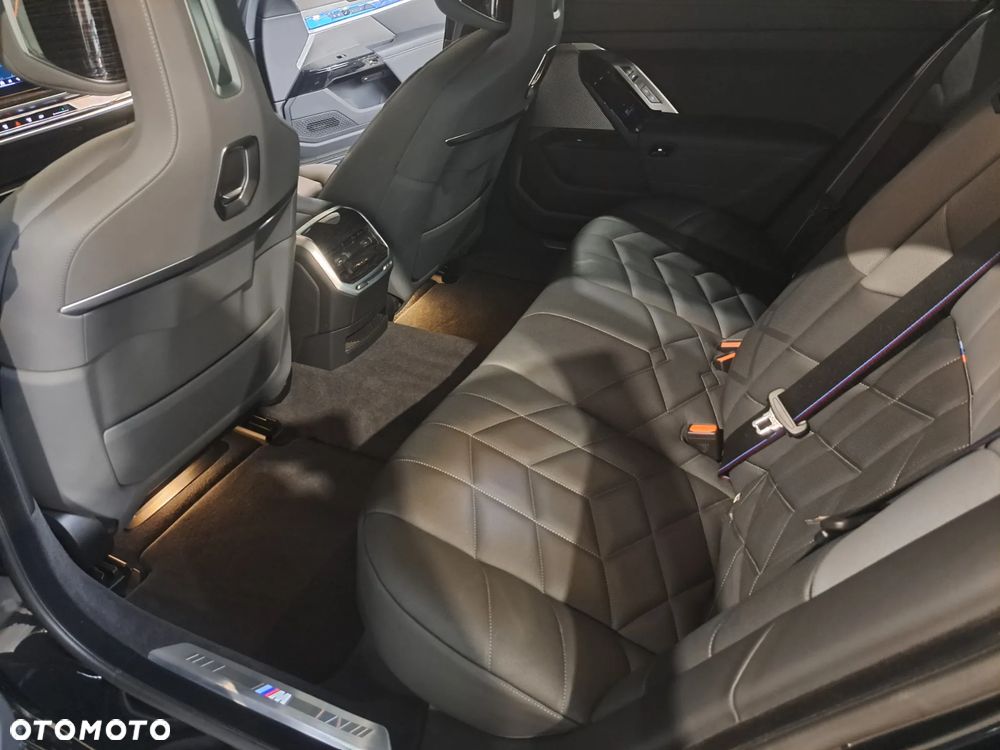 BMW i7 105.7kWh xDrive60 - 13