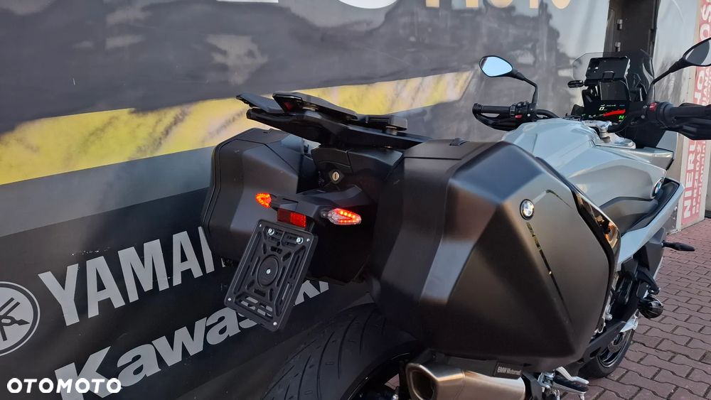 BMW XR - 9