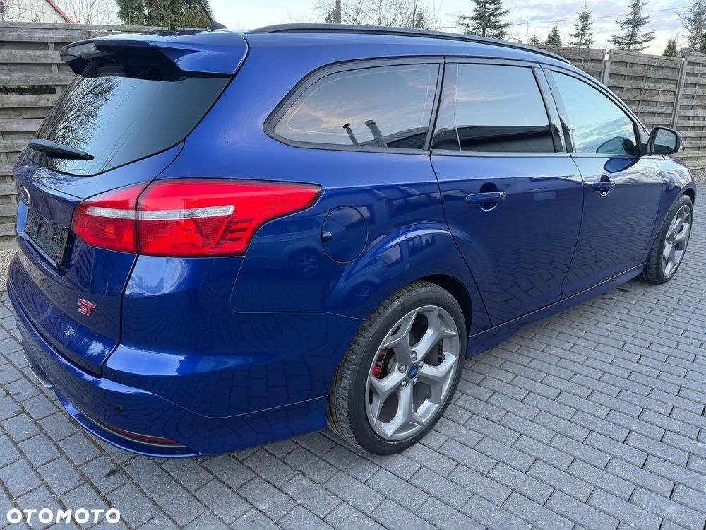 Ford Focus ST - 11