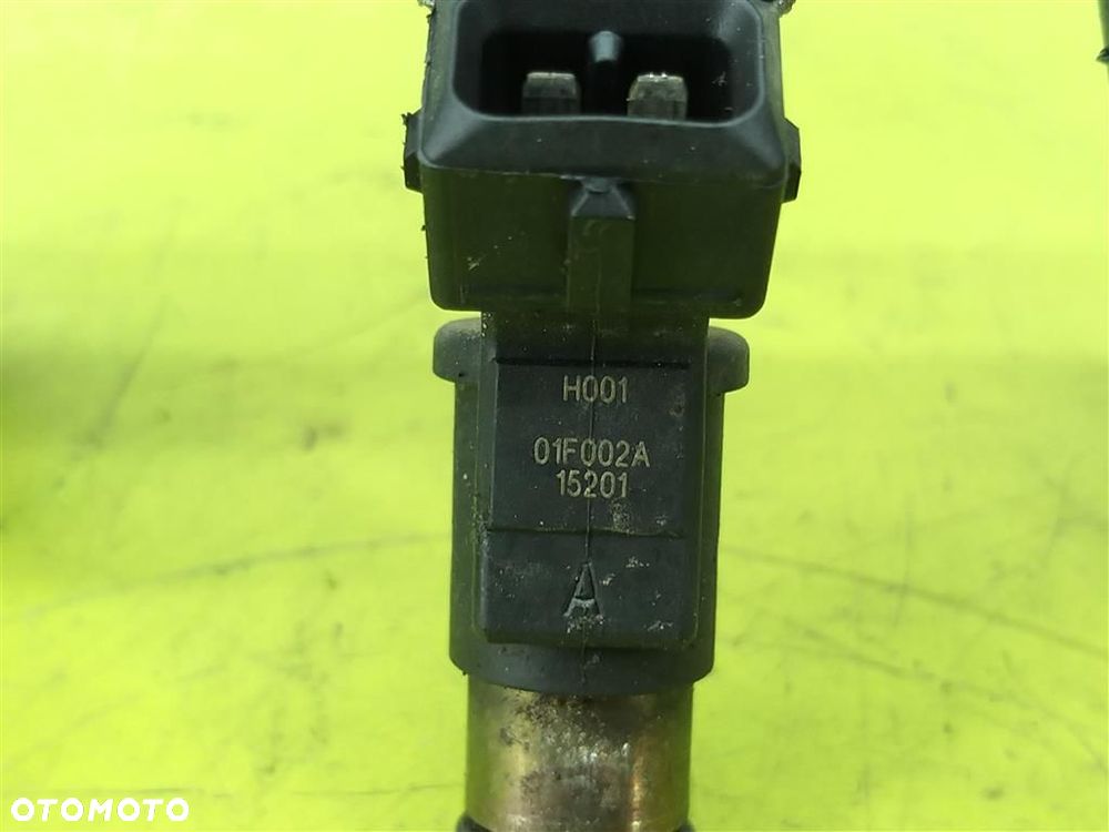 Listwa wtryskiwaczy Citroen Xsara 1997–2006 1.6 8V - 4