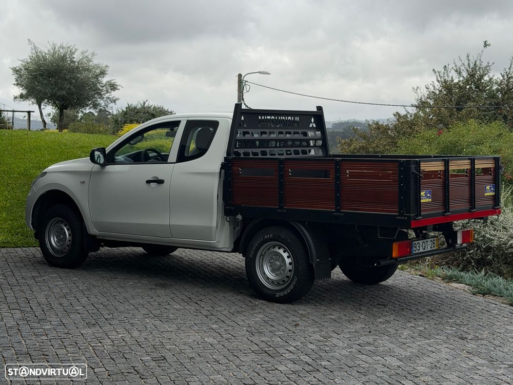 Mitsubishi L200 2.4 DI-D Club Invite 4WD - 2