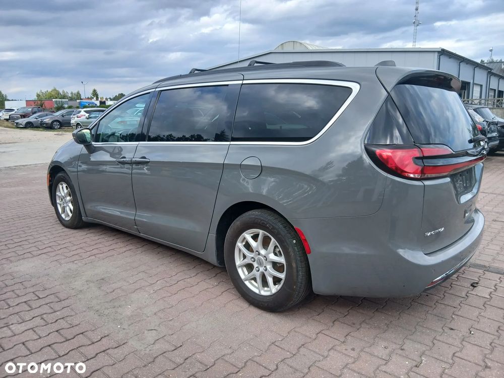Chrysler Pacifica - 8
