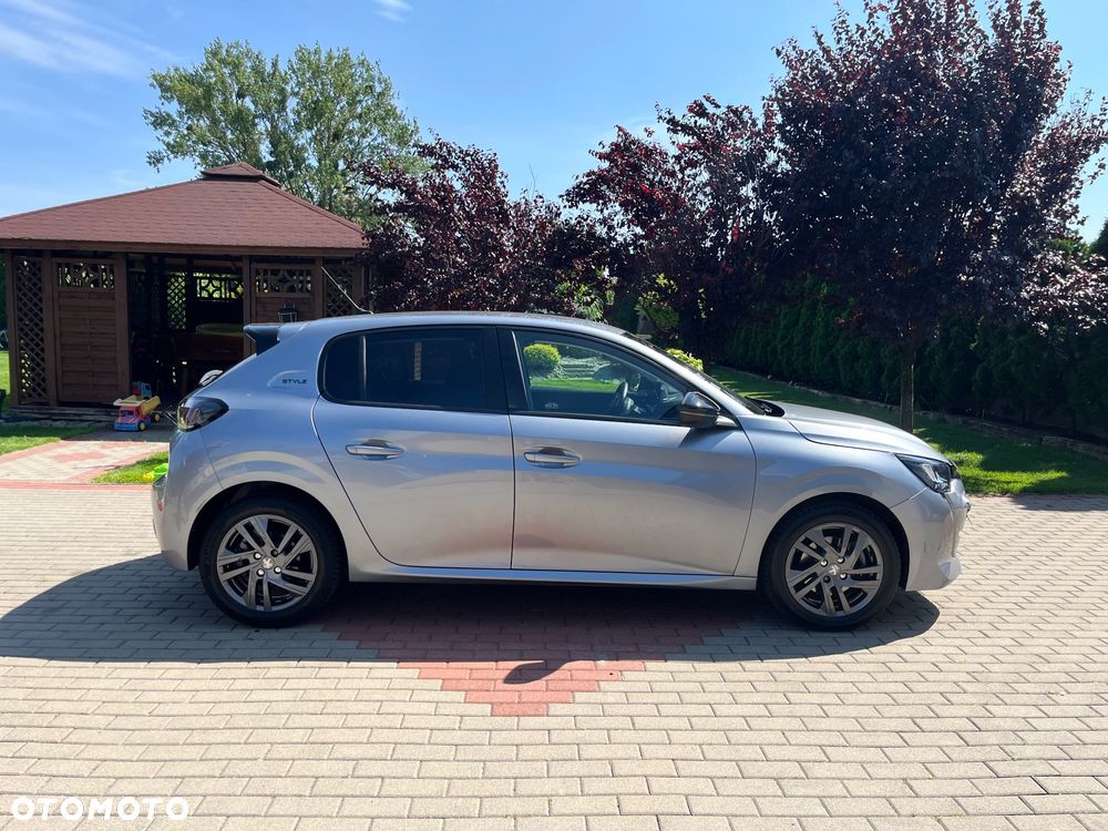 Peugeot 208 - 5