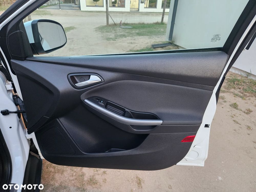 Ford Focus 1.6 Titanium - 38
