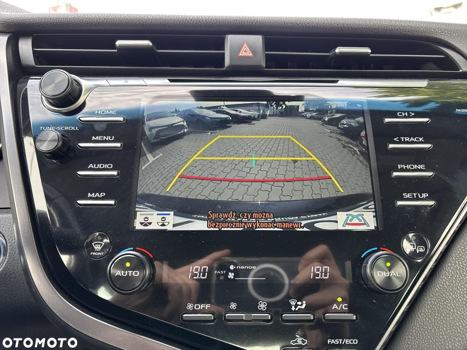 Toyota Camry - 13
