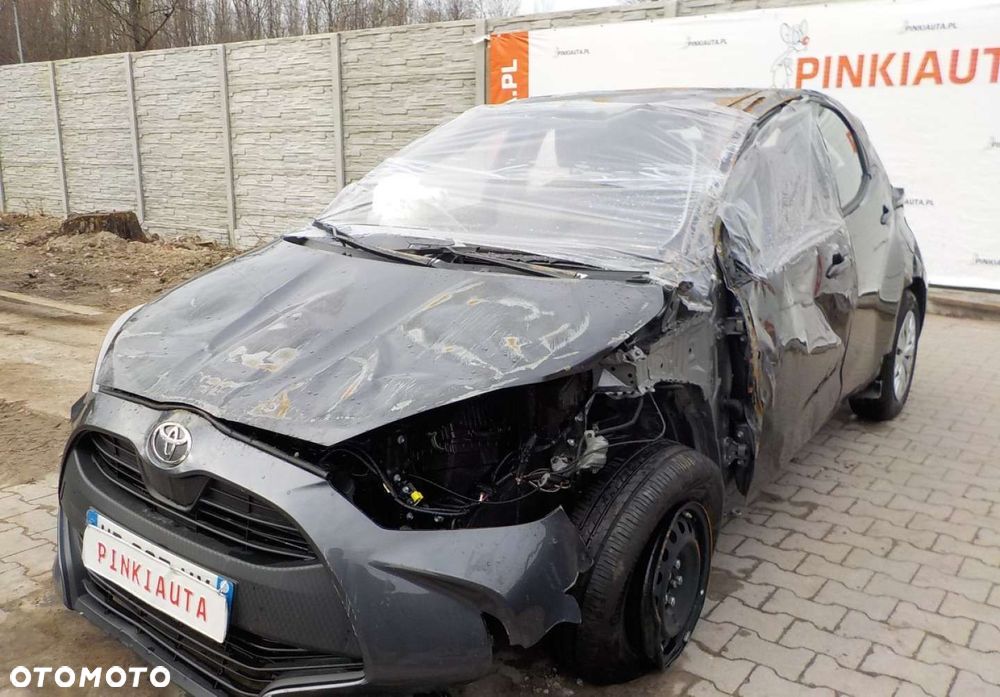 Toyota Yaris - 10