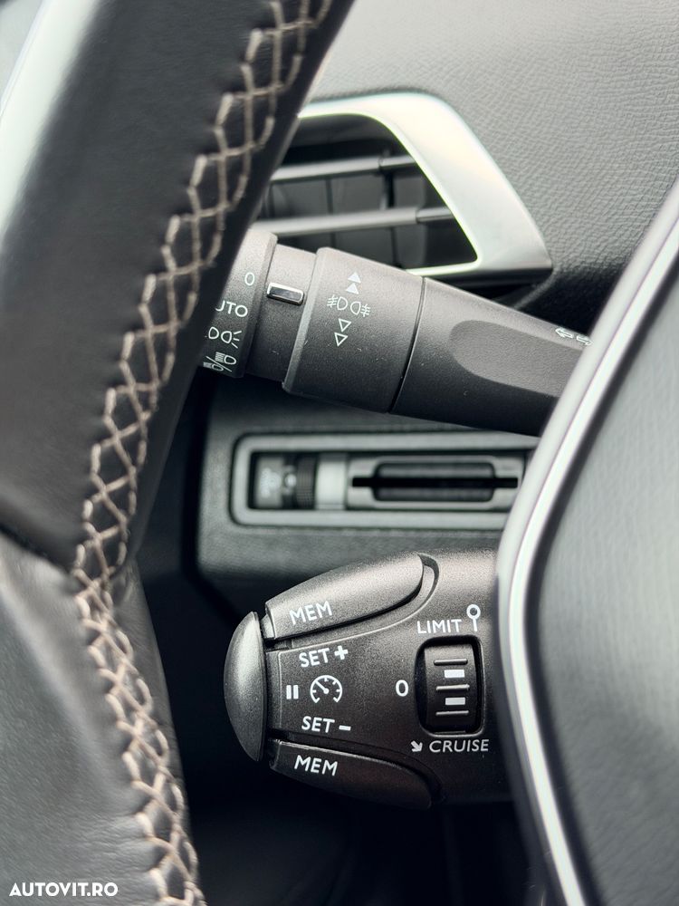 Peugeot 3008 PureTech 130 Stop & Start GPF Active Business-Paket - 30