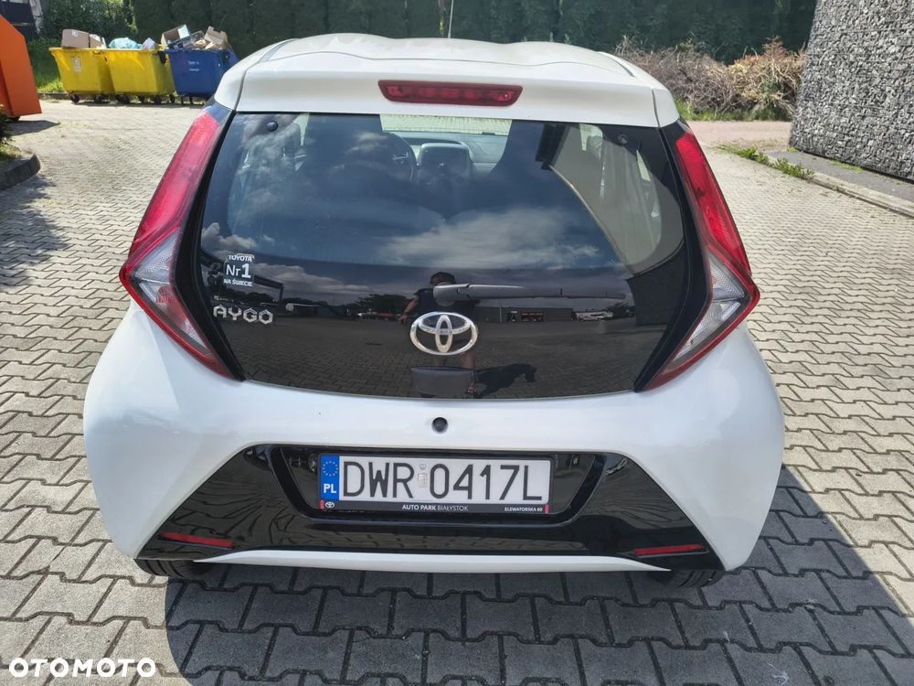 Toyota Aygo x-play - 3